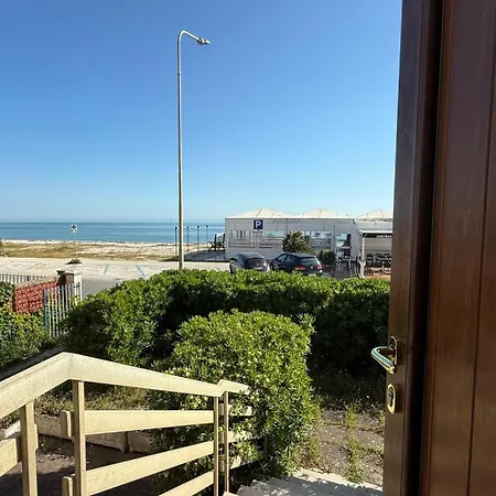 Se173 - Montemarciano, Trilocale Con Mansarda Fronte Mare 公寓 *